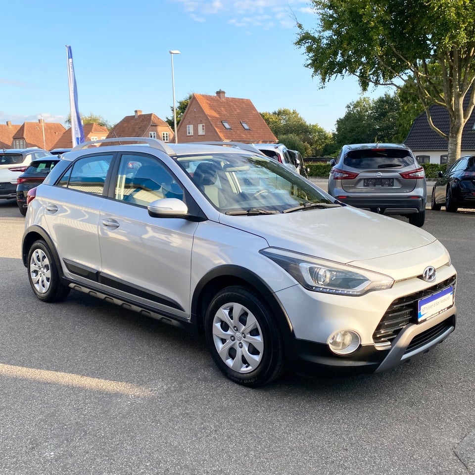 Hyundai i20 Active Cross 1,0 T-GDi Life 5d