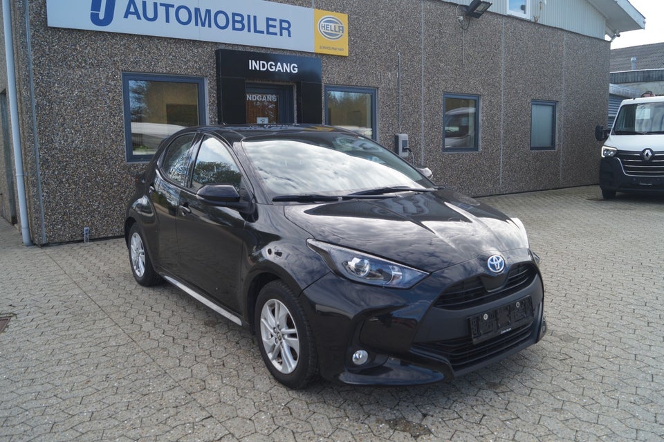 Toyota Yaris 1,5 Hybrid Active e-CVT Van 5d