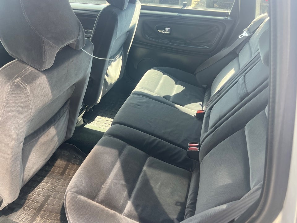 Volvo V70 2,4  5d
