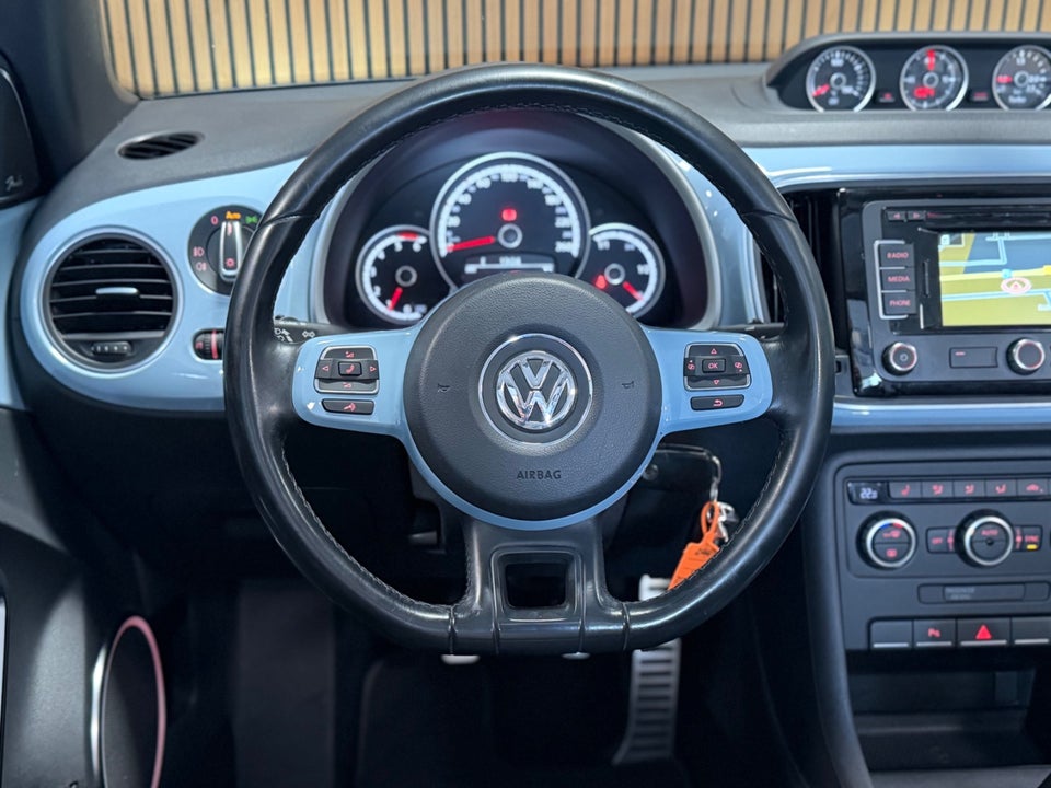 VW The Beetle 2,0 TDi 140 Design Cabriolet 2d