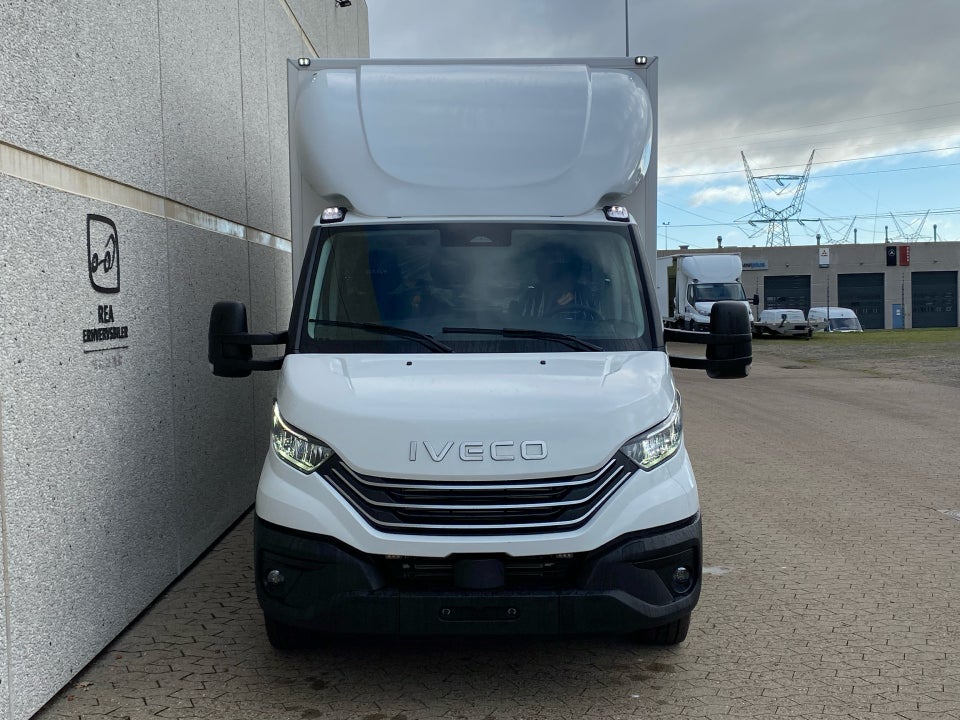 Iveco Daily 3,0 35S18 4100mm Box m/lift AG8