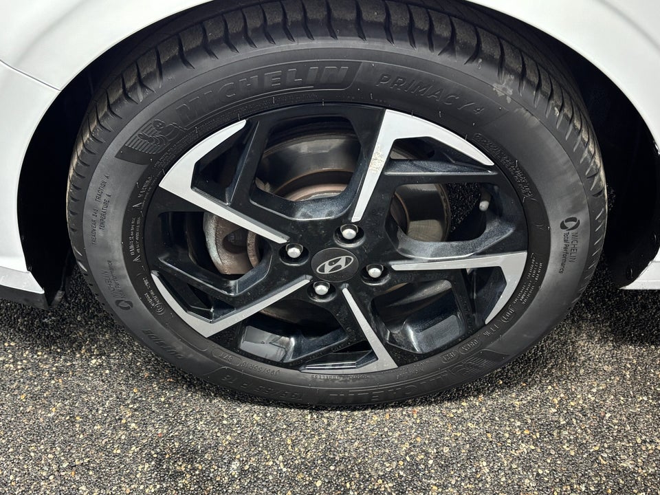 Hyundai i20 1,0 T-GDi Essential DCT 5d