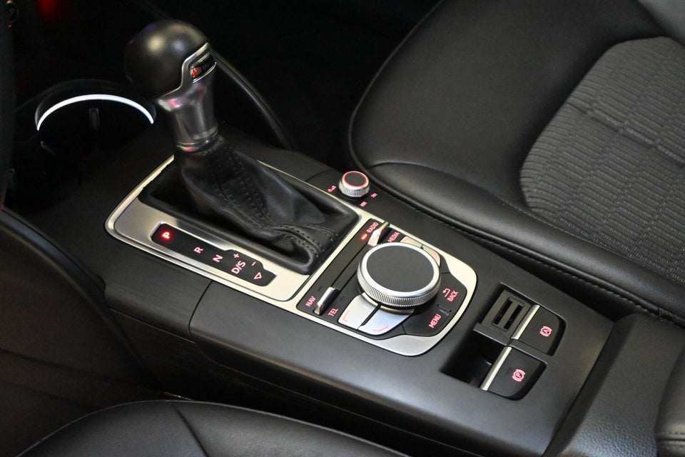 Audi A3 2,0 TDi 184 Ambiente Sportback quattro S-tr. 5d