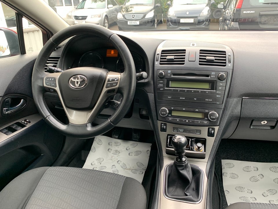Toyota Avensis 2,0 D-4D T2 stc. 5d