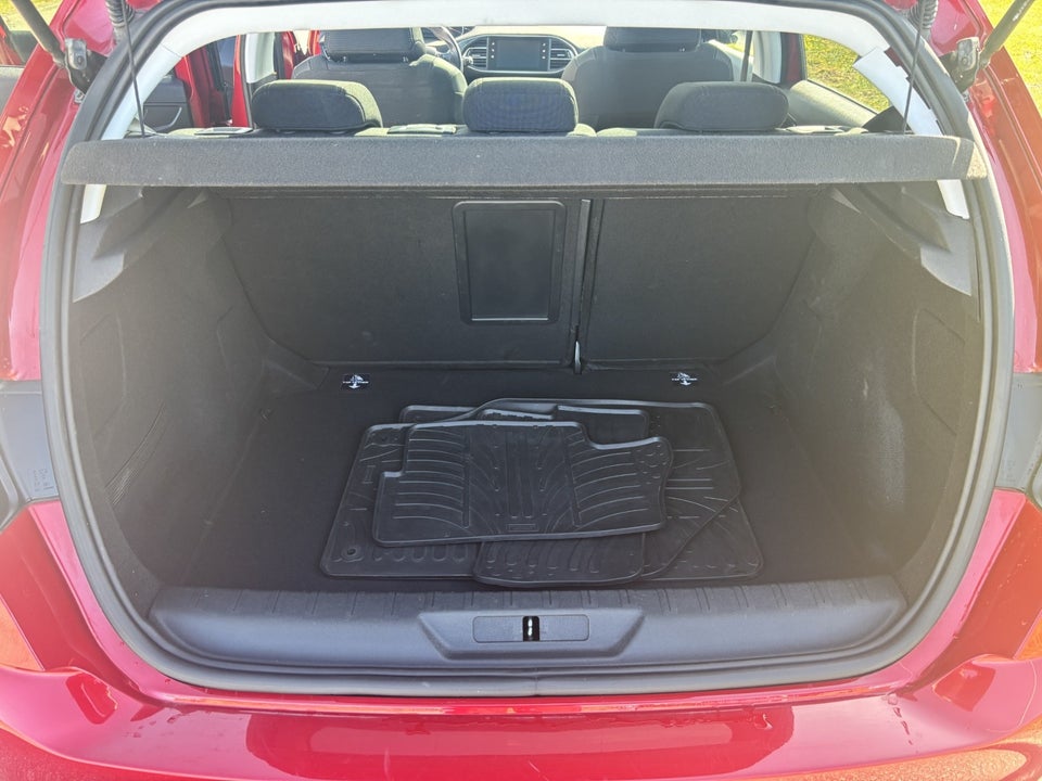 Peugeot 308 1,2 e-THP 130 Allure Sky 5d