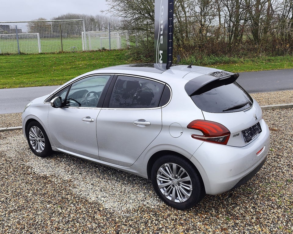 Peugeot 208 1,6 BlueHDi 100 Allure Sky 5d
