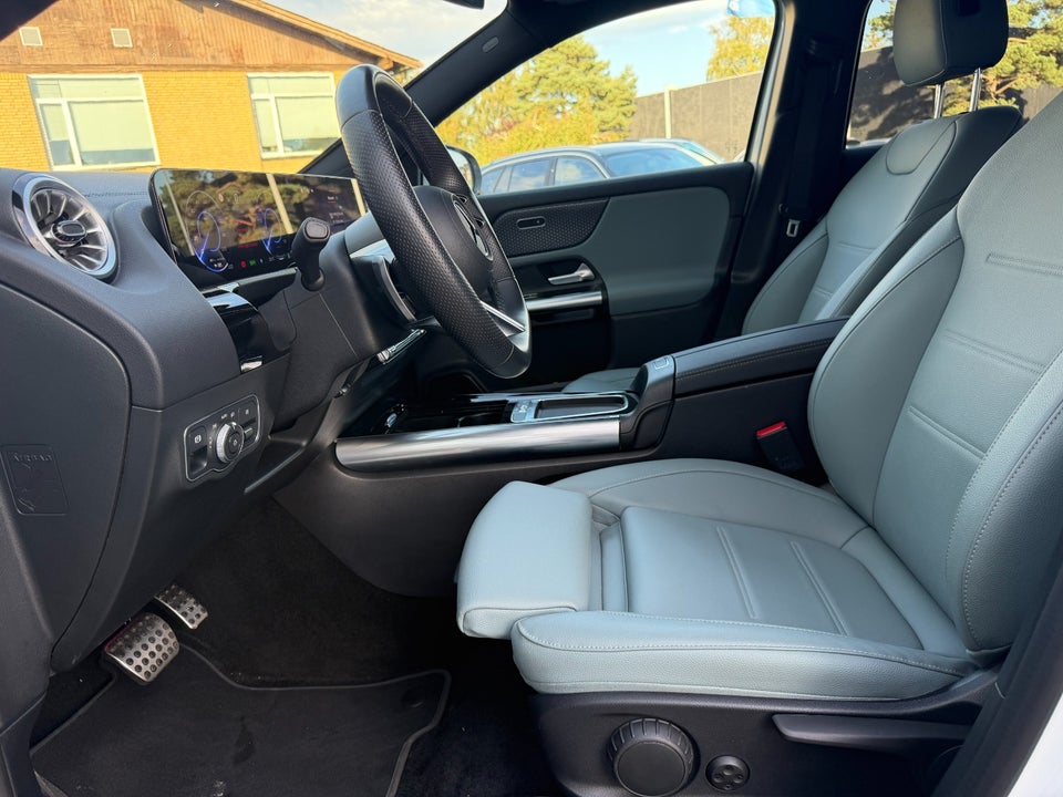 Mercedes EQA250+ AMG Line Advance Plus 5d
