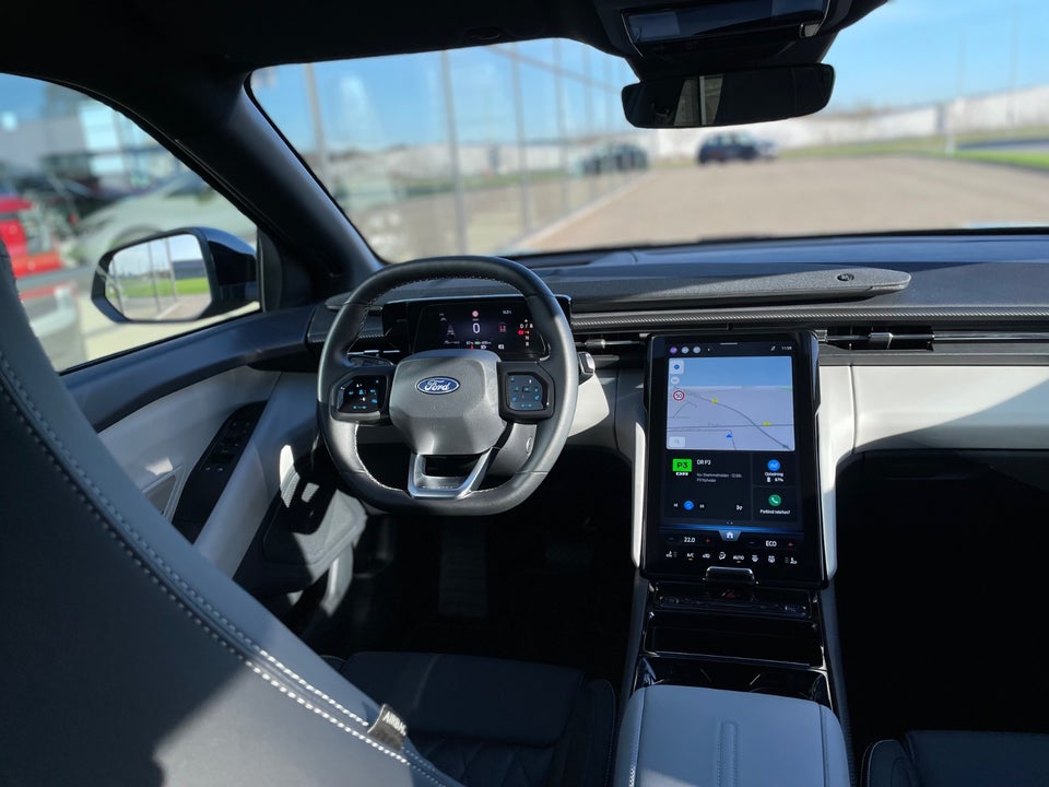 Ford Explorer 82 Premium Extended Range 5d