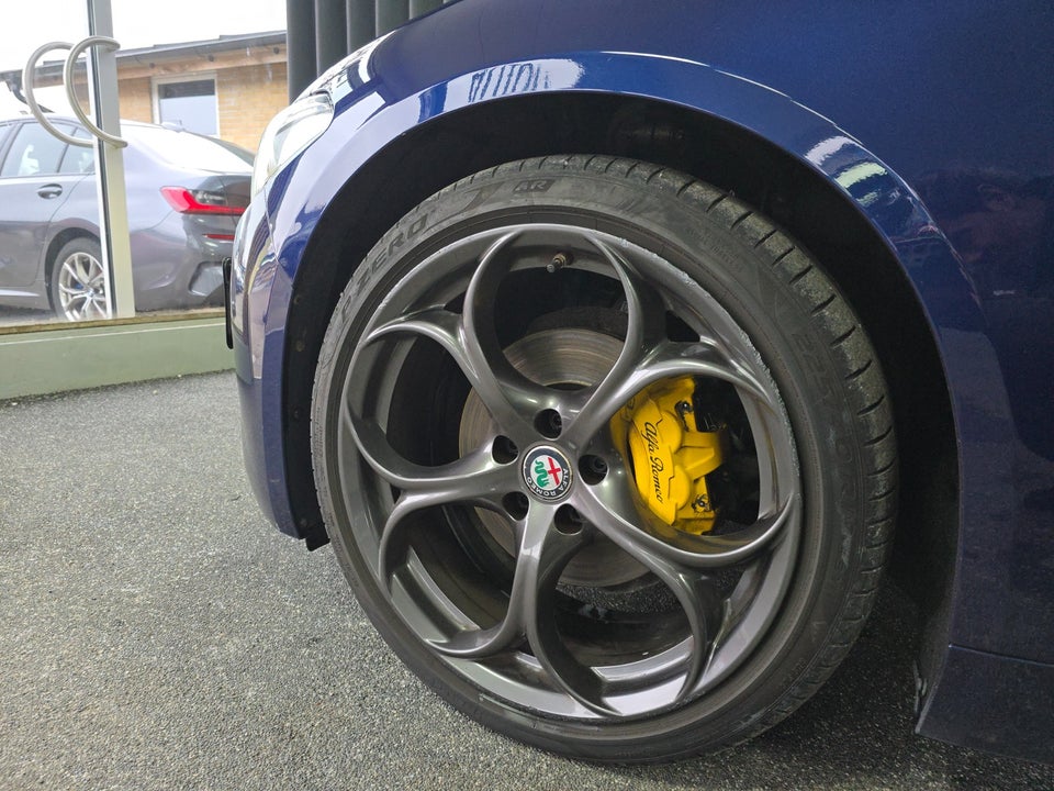 Alfa Romeo Giulia 2,0 T 200 Edizione aut. 4d