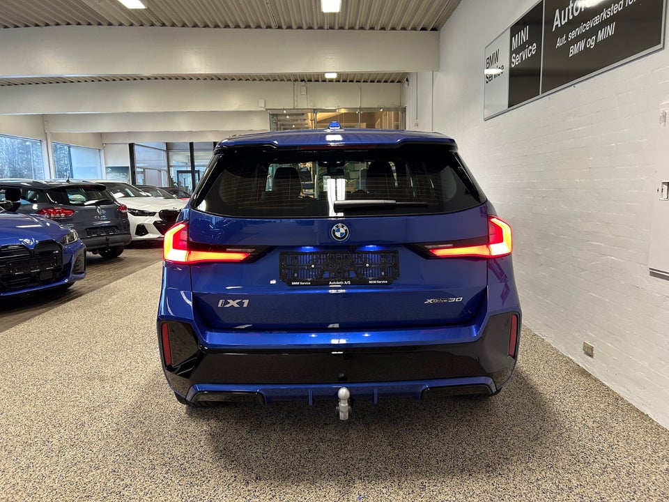 BMW iX1 xDrive30 Fully Charged M-Sport 5d