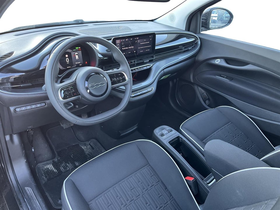 Fiat 500e 42 Icon 3+1 4d