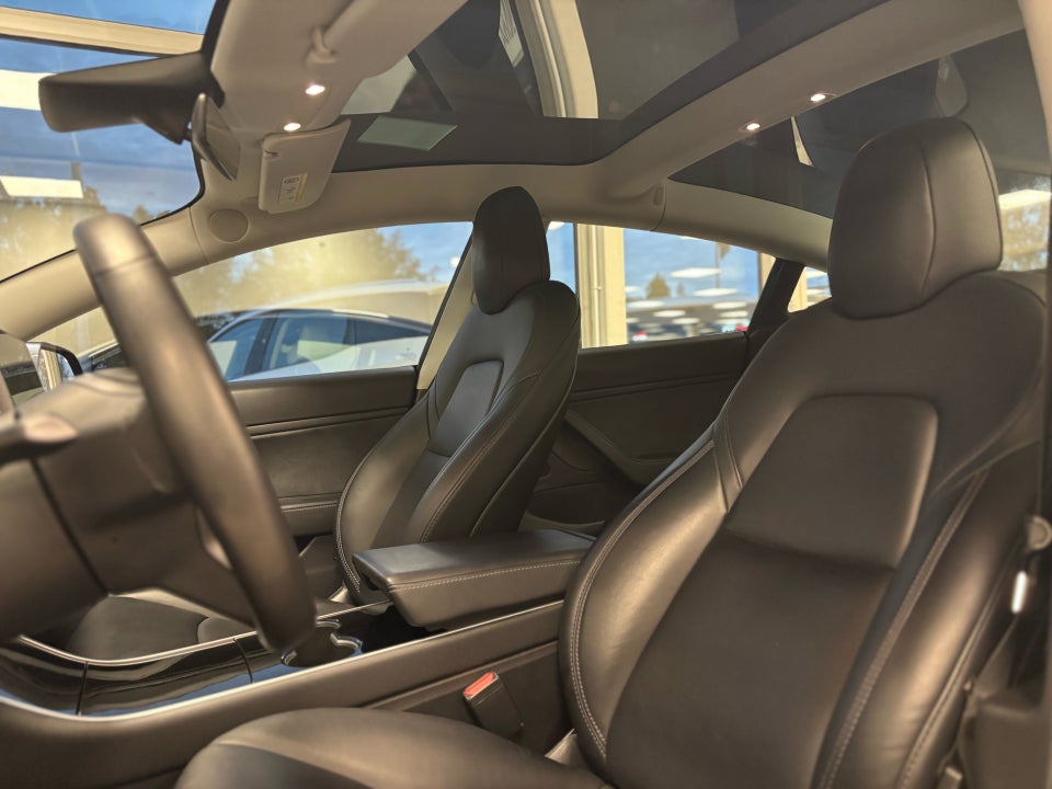 Tesla Model 3 Long Range AWD 4d