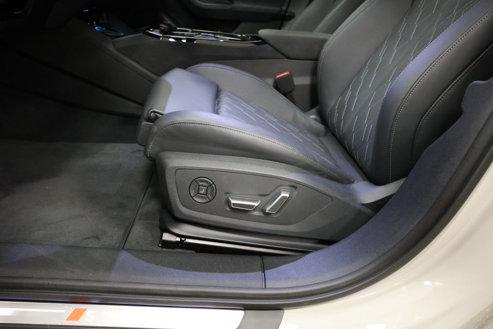 Audi S6 e-tron Avant quattro 5d