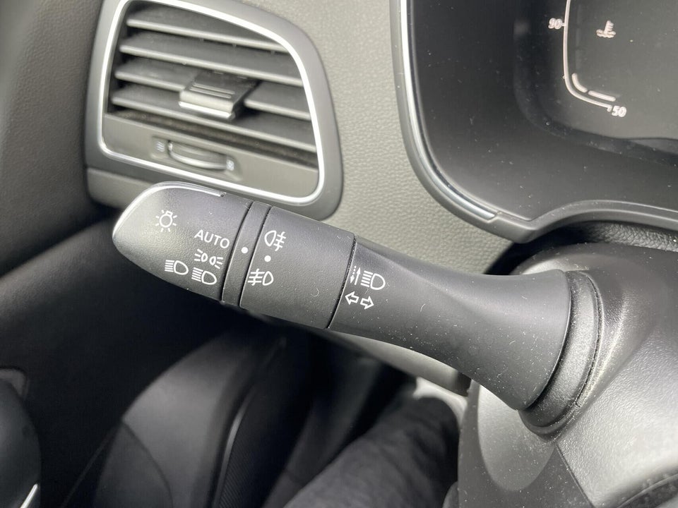 Renault Megane IV 1,3 TCe 140 Zen Sport Tourer EDC 5d