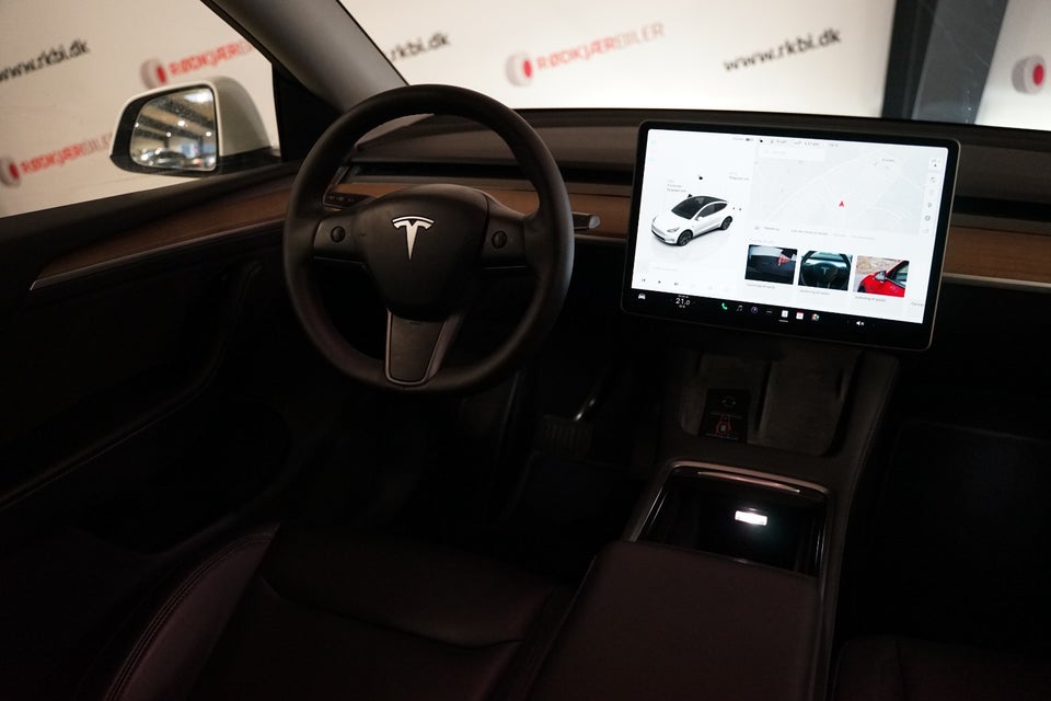 Tesla Model Y Long Range AWD 5d