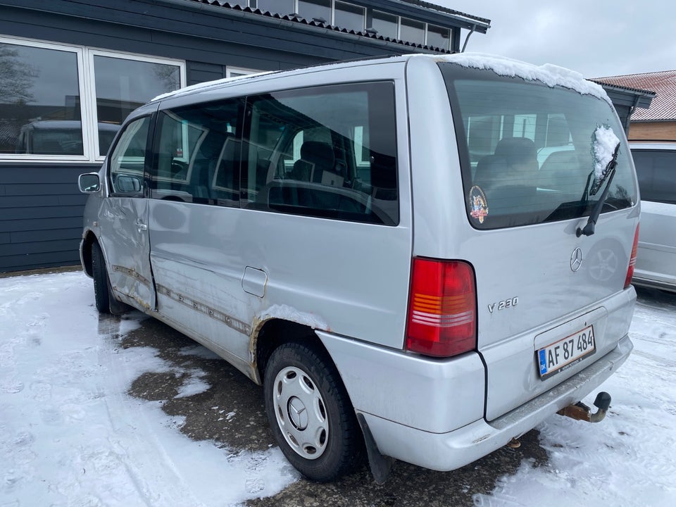 Mercedes V230 2,3 aut. 4d