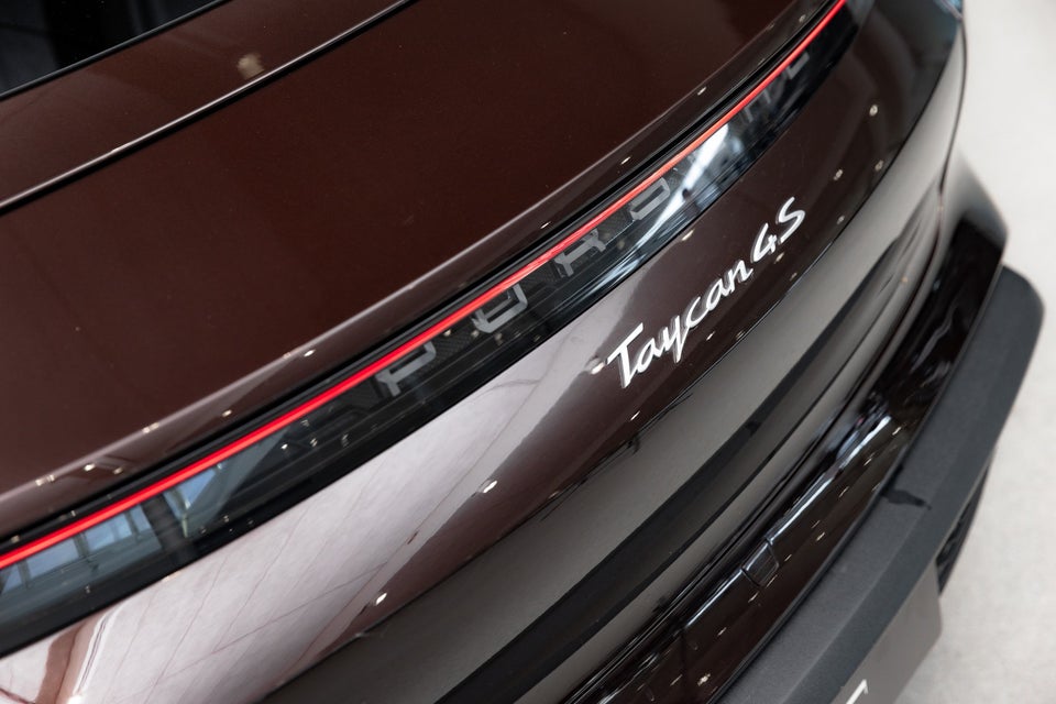 Porsche Taycan 4S Performance+ 4d