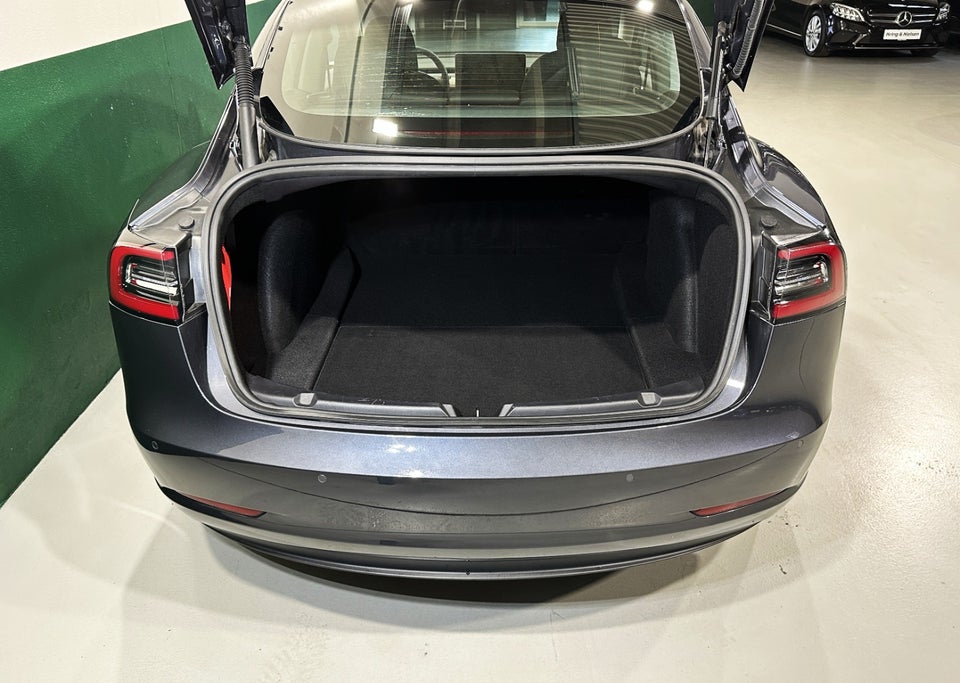 Tesla Model 3 Long Range AWD 4d