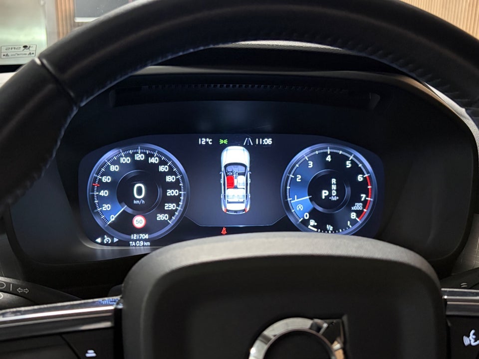 Volvo XC40 2,0 T4 190 Momentum aut. 5d