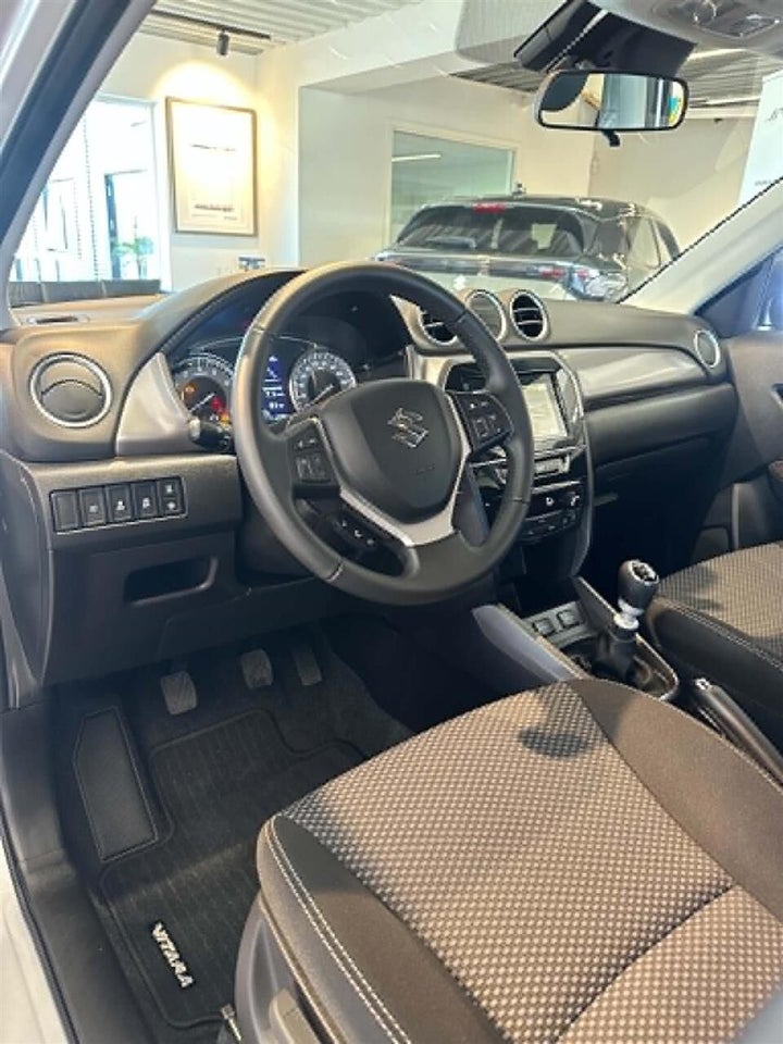 Suzuki Vitara 1,4 mHybrid Active 5d