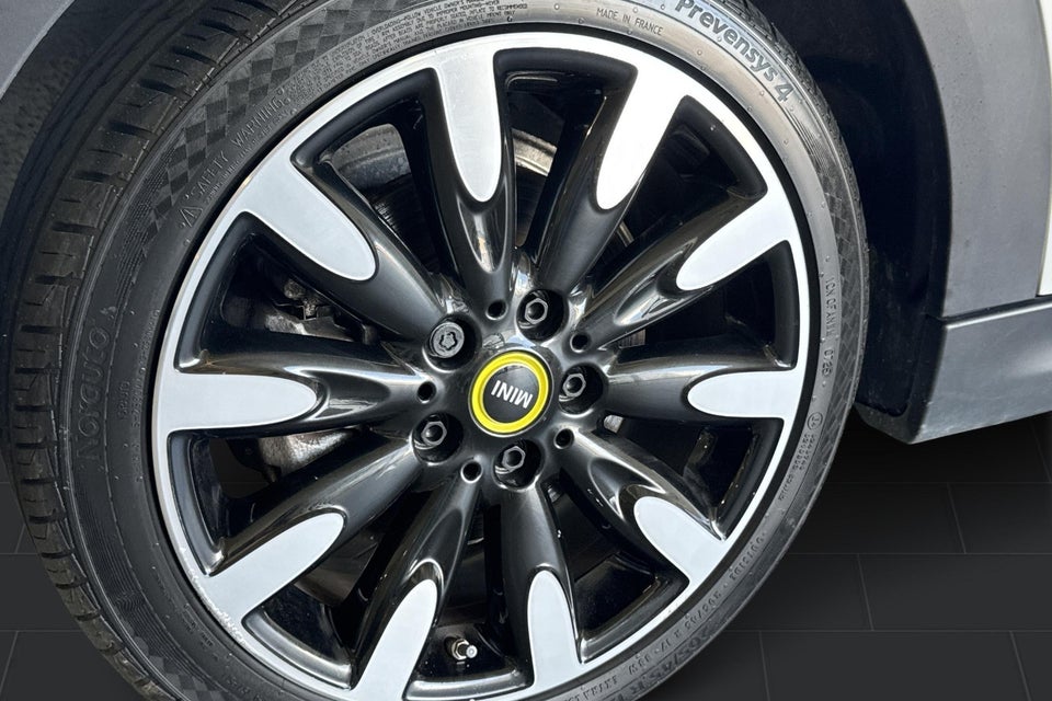 MINI Cooper SE Classic Trim 3d