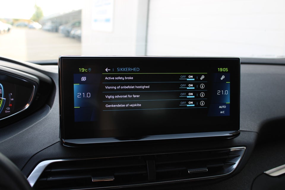 Peugeot 3008 1,6 Hybrid Allure EAT8 5d