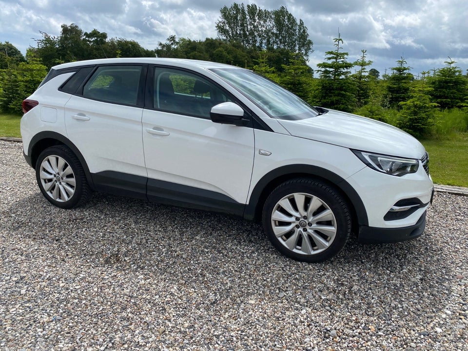 Opel Grandland X 1,2 T 130 Enjoy 5d