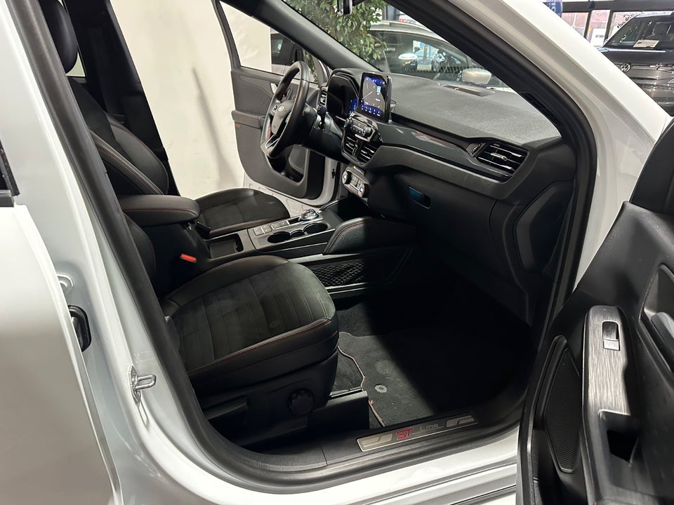 Ford Kuga 2,5 PHEV ST-Line X CVT 5d