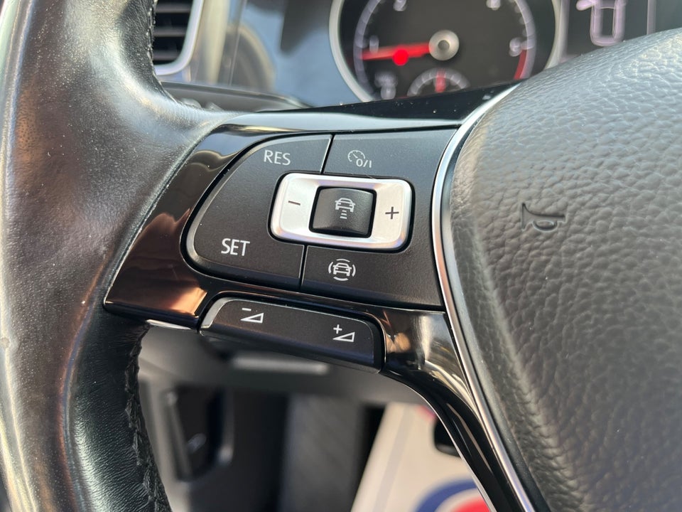 VW Golf VII 2,0 TDi 150 Comfortline Connect Variant DSG 5d