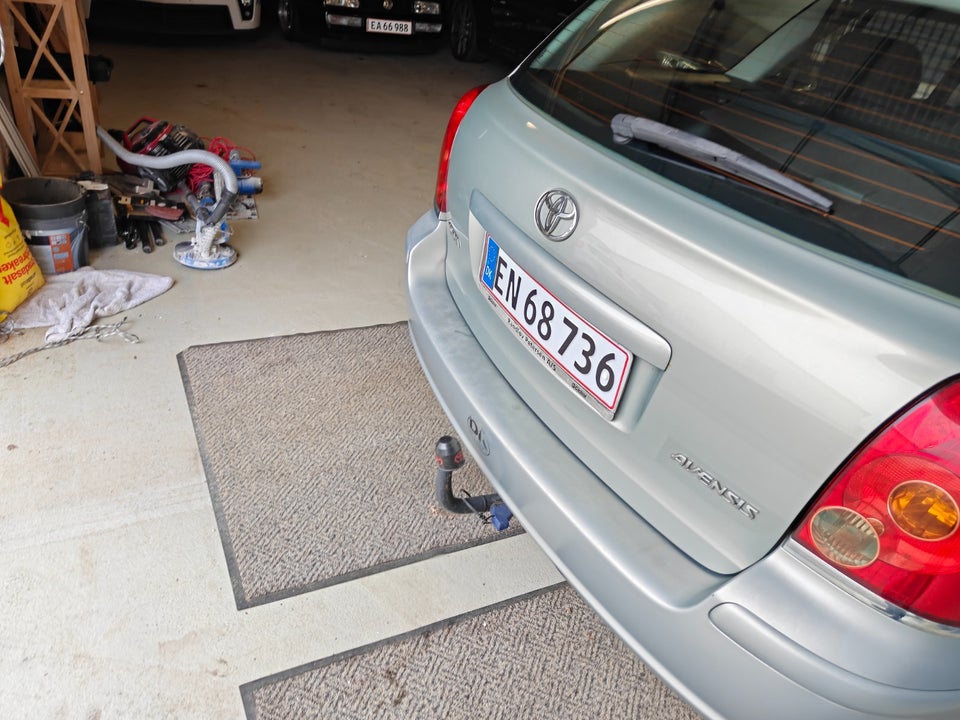 Toyota Avensis 1,8 VVT-i Sol stc. 5d