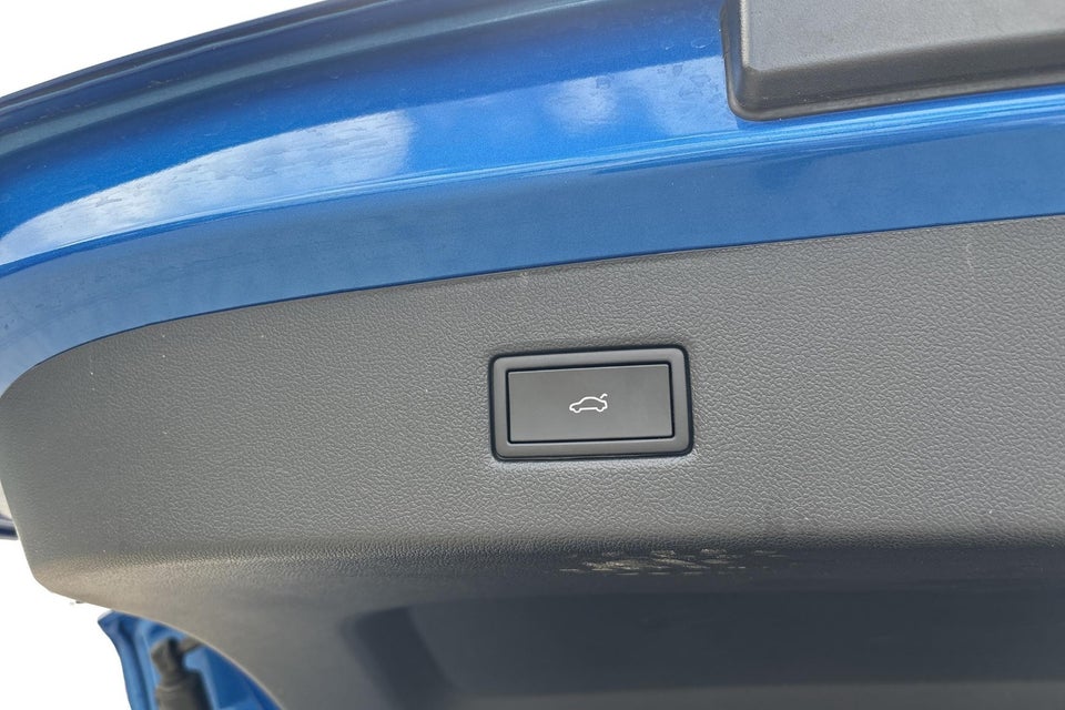 Ford Explorer 77 Premium Extended Range 5d