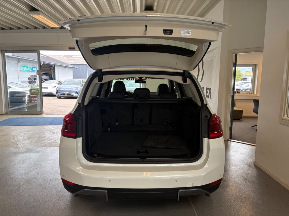 BMW iX3 Charged 5d