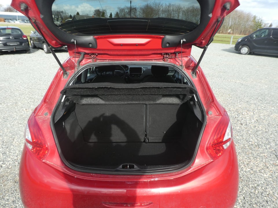 Peugeot 208 1,6 e-HDi 92 Active 5d