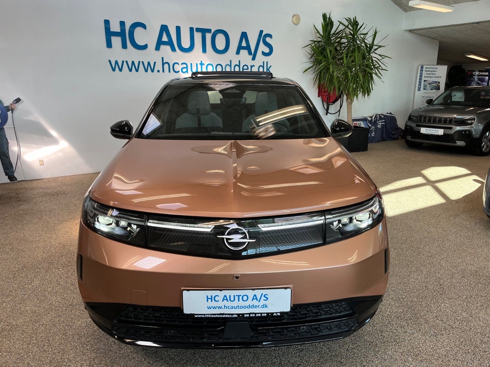 Opel Grandland-e 73 GS Sky 5d