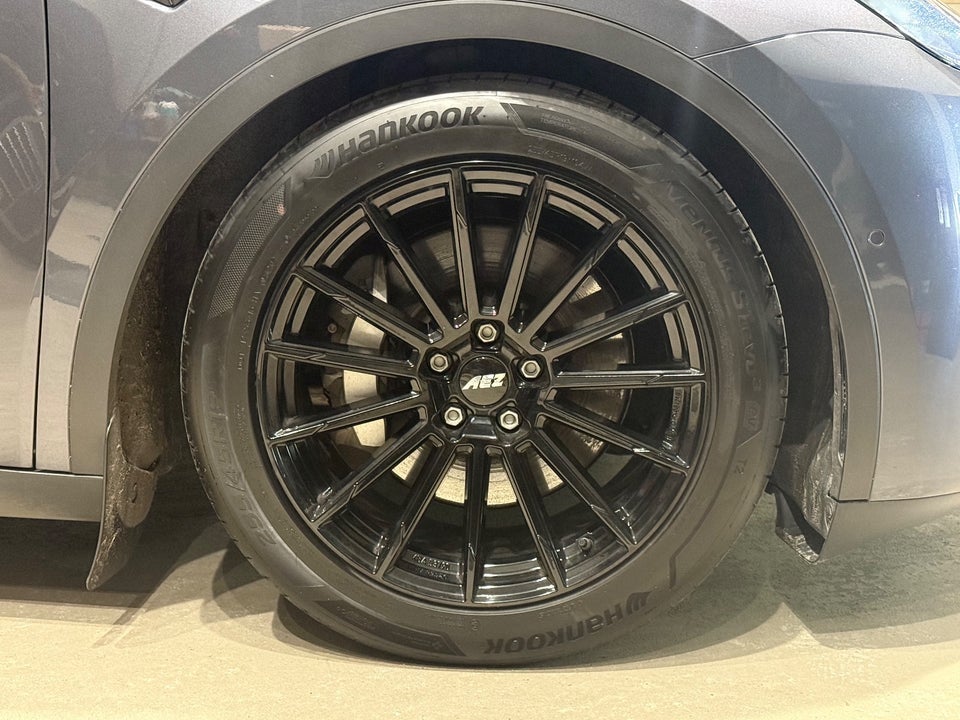 Tesla Model Y Long Range AWD 5d