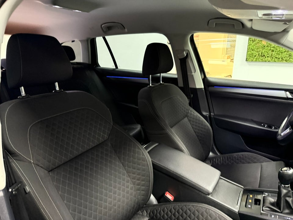 Skoda Superb 2,0 TDi 150 Ambition Combi 5d