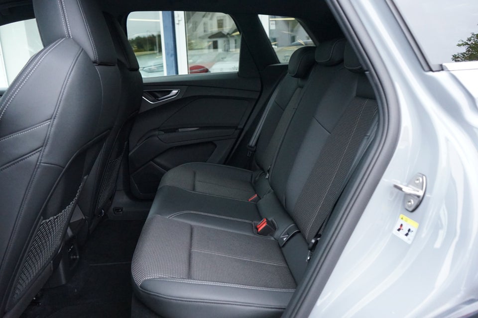 Audi Q4 e-tron 40 S-line 5d