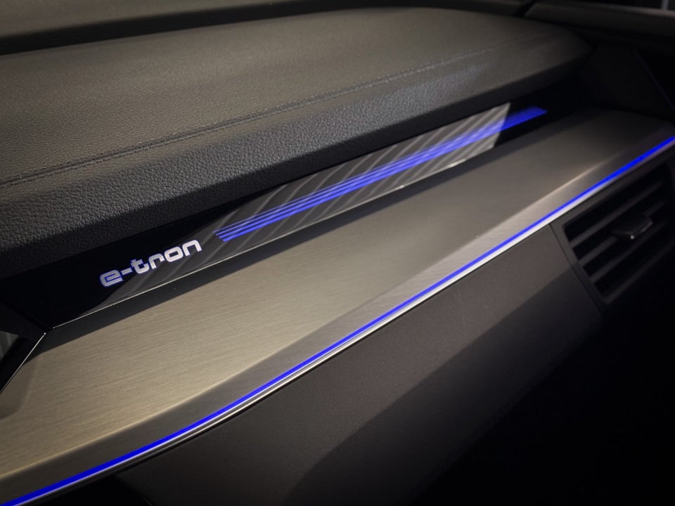 Audi e-tron S quattro 5d