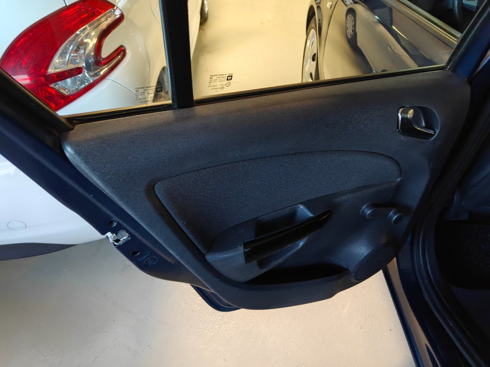 Opel Corsa 1,2 16V Cosmo 5d