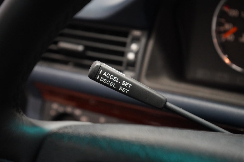 Mercedes E280 2,8  4d