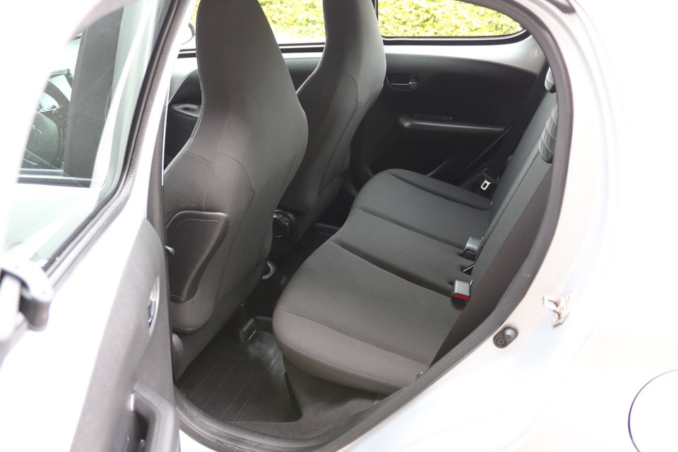 Peugeot 108 1,0 e-VTi 72 Infinity 5d