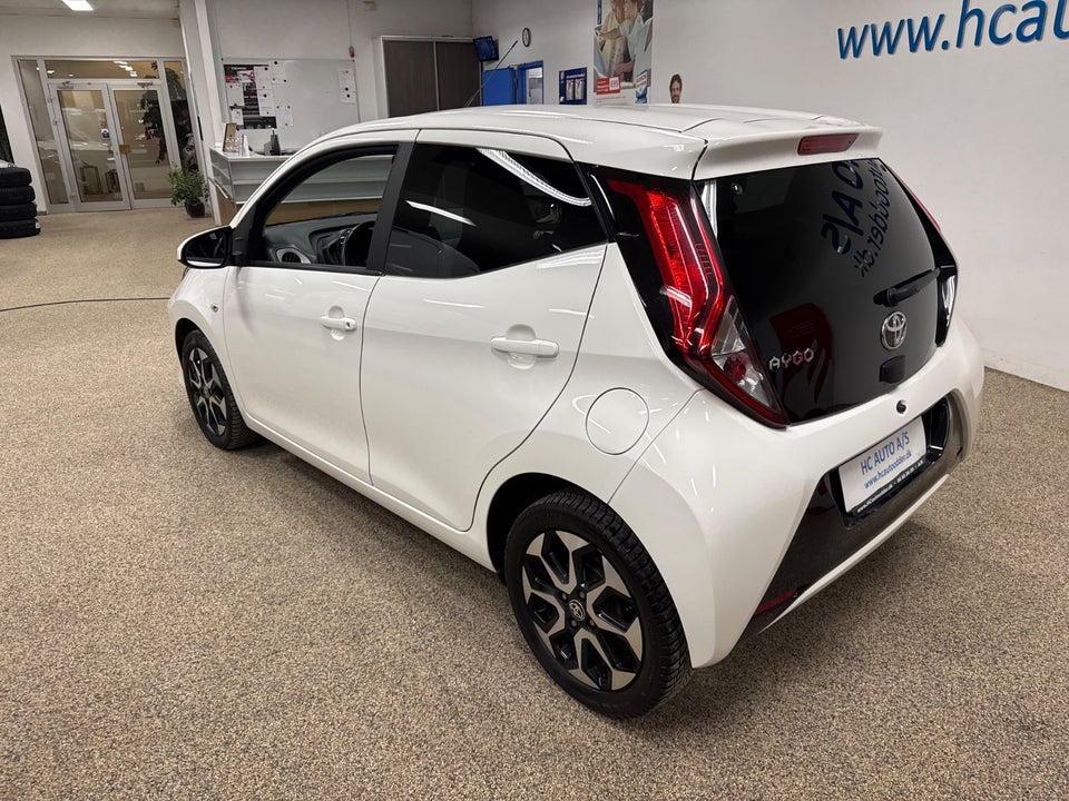 Toyota Aygo 1,0 VVT-i x-press 5d