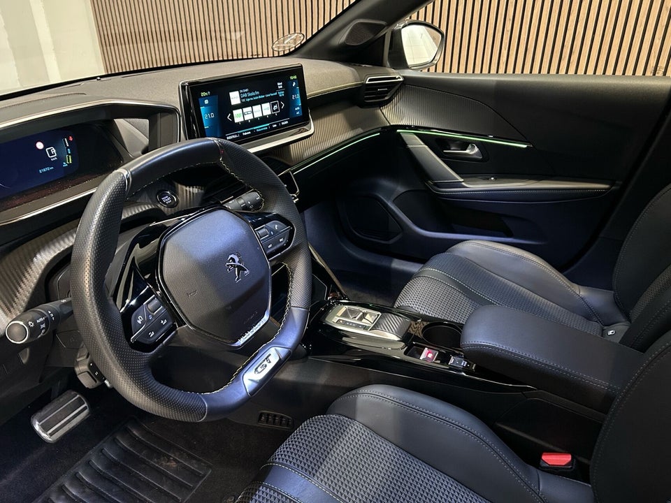 Peugeot e-208 50 GT 5d