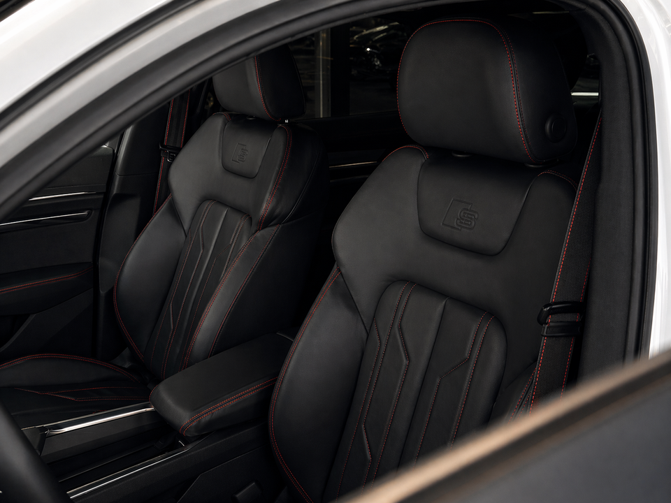 Audi Q8 e-tron 55 S-line Sportback quattro 5d