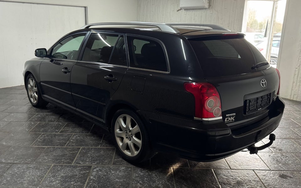 Toyota Avensis 2,0 D-4D Sol stc. 5d