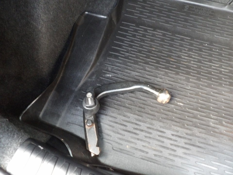 BMW 118i 2,0 Advantage 5d