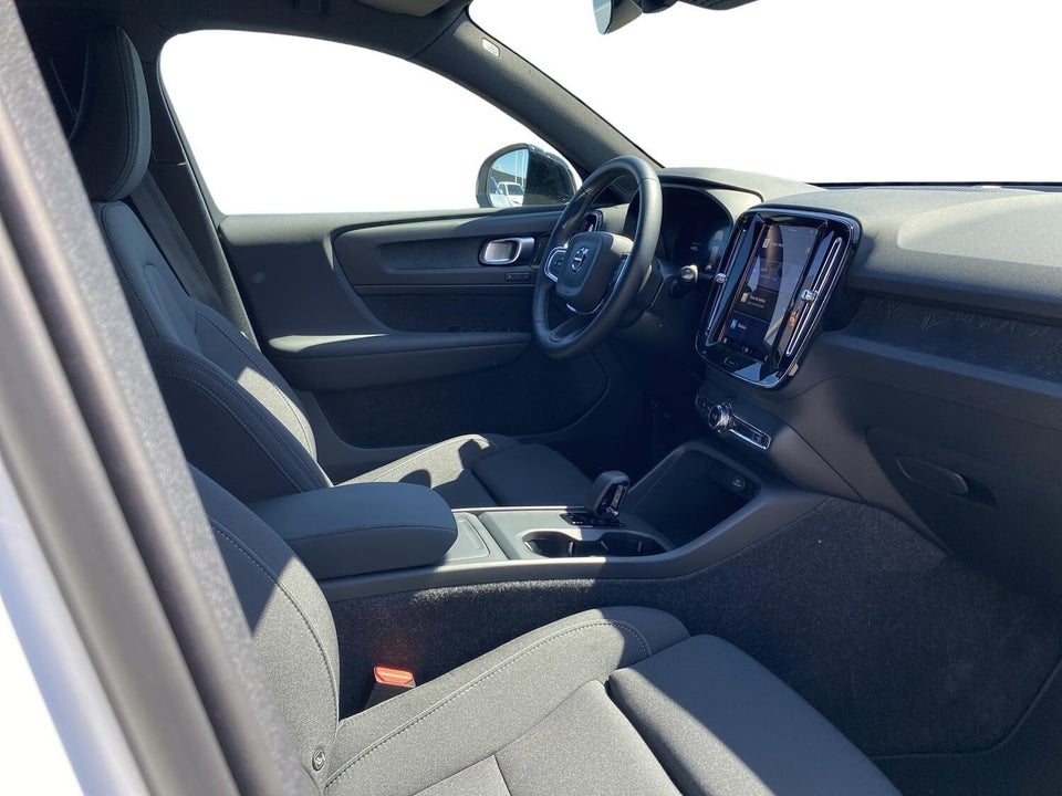Volvo EX40 Extended Range Plus 5d