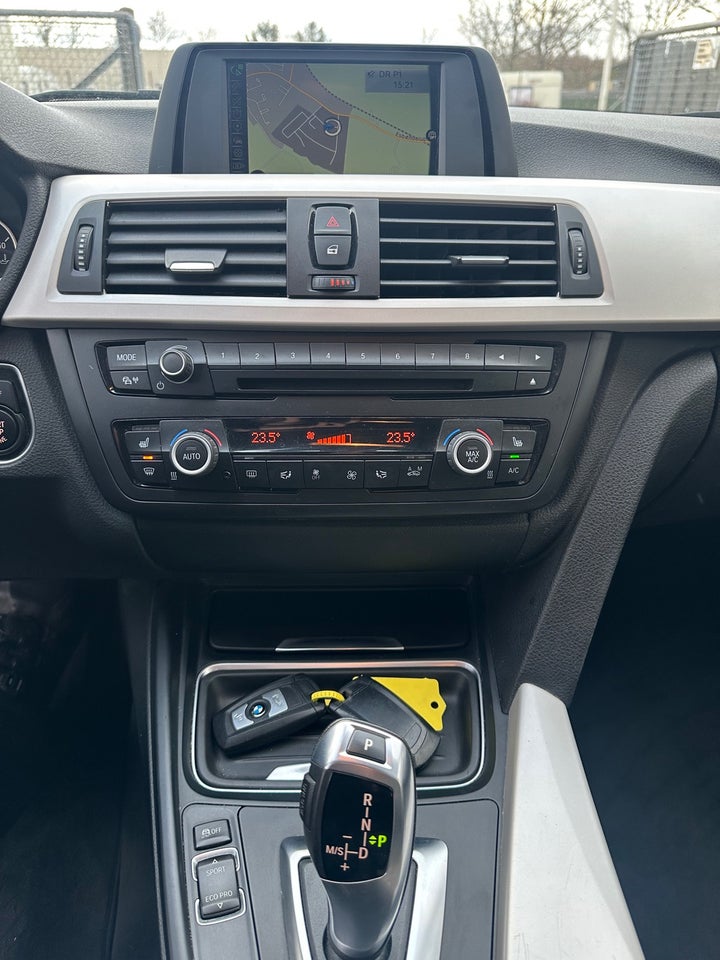 BMW 320d 2,0 Touring aut. 5d