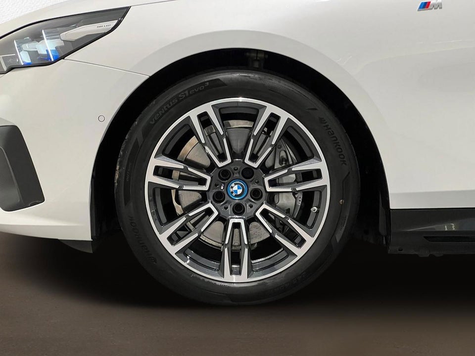 BMW i5 eDrive40 M-Sport 4d