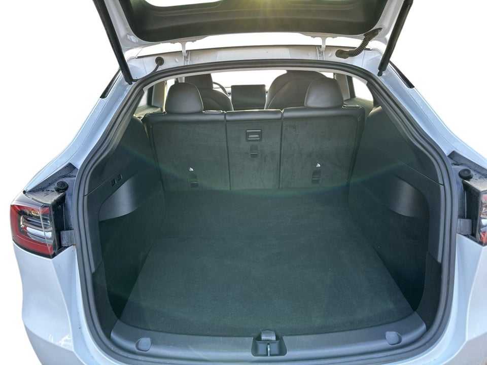 Tesla Model Y Long Range AWD 5d